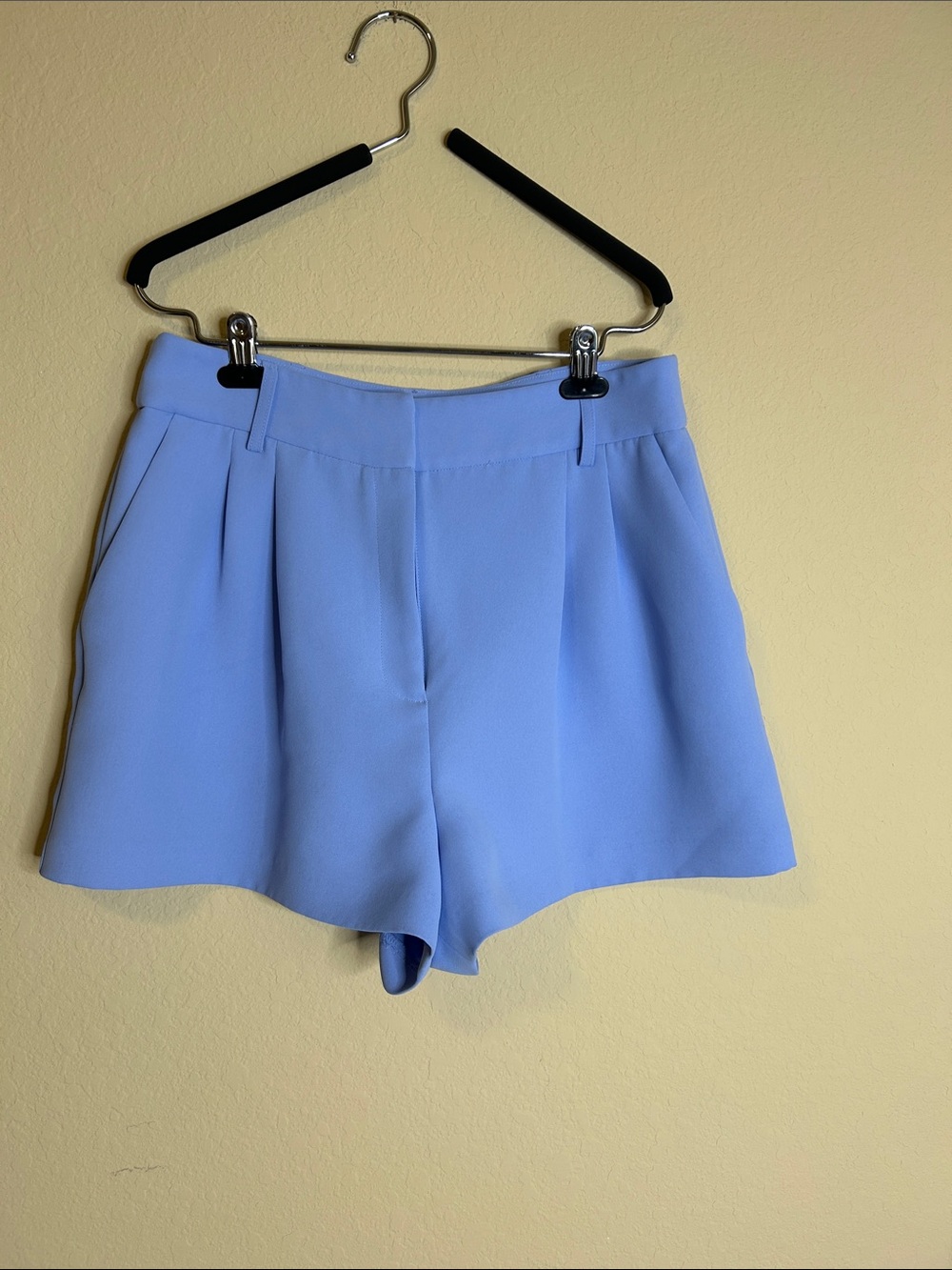 Gianni Bini Light Blue High Waist Pleated Shorts Size 12